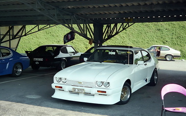 Werksturbo 2.8 von 1982 in spezial weiss
Turbo d'usine 2.8 de 1982 en blanc spcial
Factory turbo 2.8 from 1982 in special white